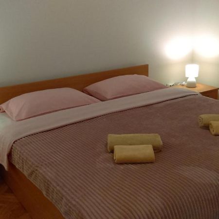 Apartman Borna Starigrad Paklenica Buitenkant foto